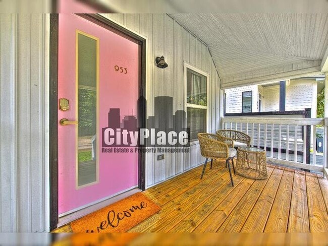 Photo - 953 Lexington Ave