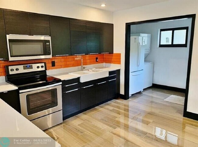 Photo - 2624 NE 10th Terrace