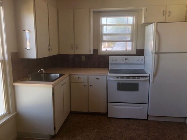 Photo - 27 8th Ave W Unit 2