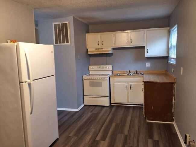 Photo - Cozy Home inside Elizabethtown City Limits