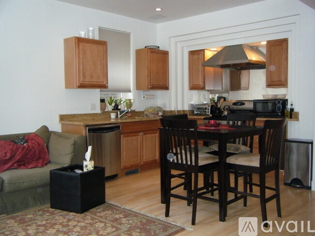 Building Photo - 1728 N Hermitage Ave Unit 1st Rental