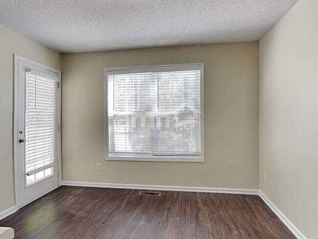 Photo - 3951 Saint George Ter SW