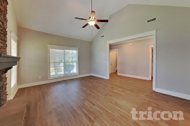 Photo - 1306 Crescent Ridge Drive
