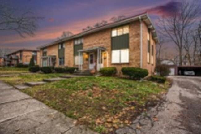 Building Photo - 1338 Northfield Avenue Northeast Rental