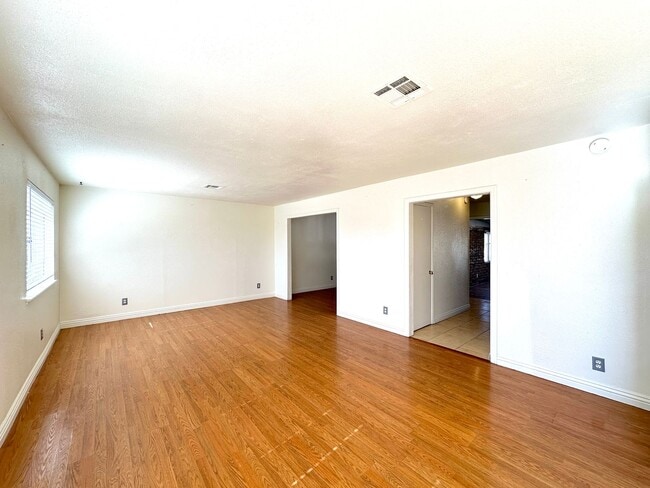 Photo - CHARLESTON HEIGHTS