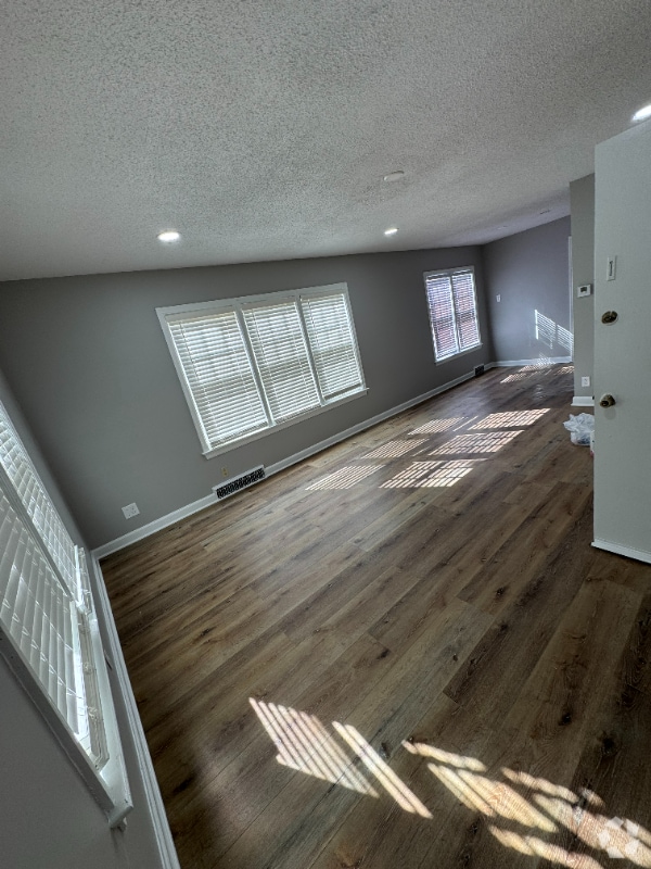 Building Photo - 120 S 2nd St Rental
