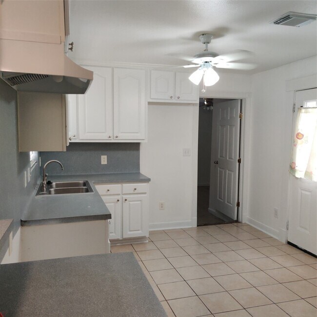 Photo - 919 Oak Meadows St
