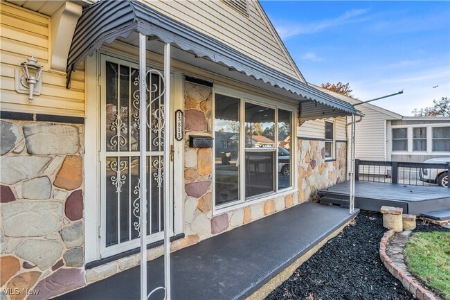 Photo - 13813 Leroy Ave