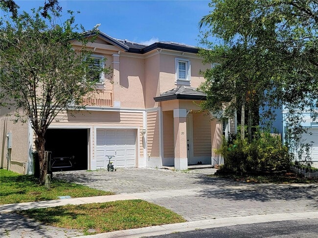 Photo - 285 NE 32nd Terrace House