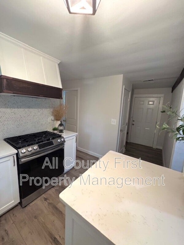 Photo - 459 Holly Dr SE