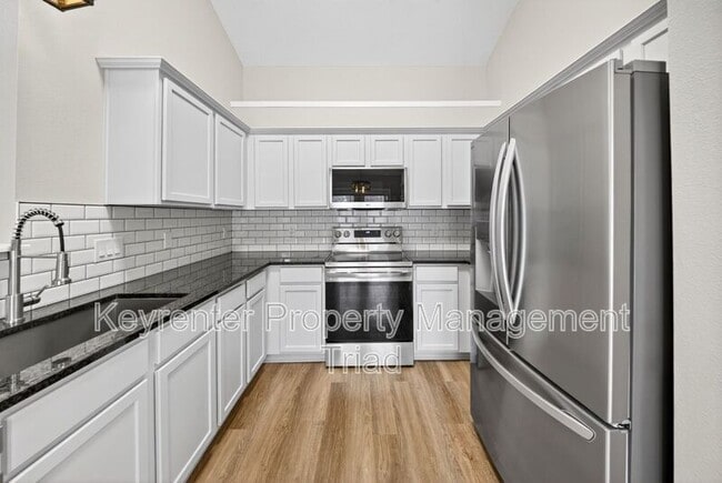Photo - 1153 Hawick Dr