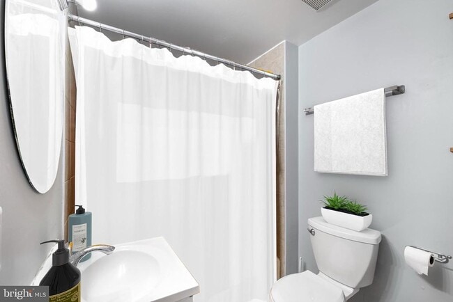 Photo - 1830 Green St Unit 3F