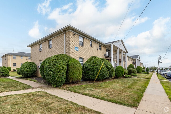 Photo - Carteret Gardens