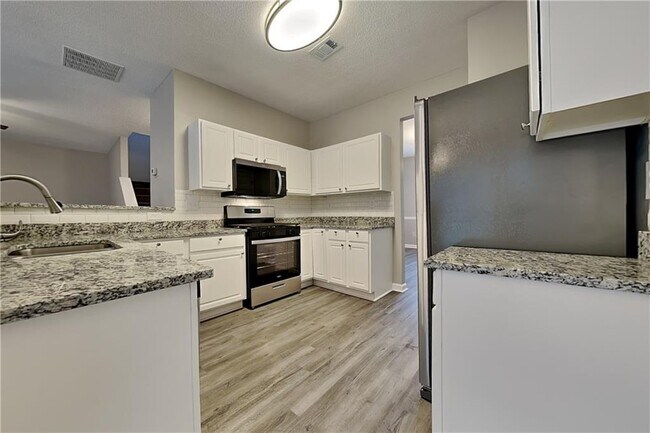 Photo - 2075 Beckenham Pl