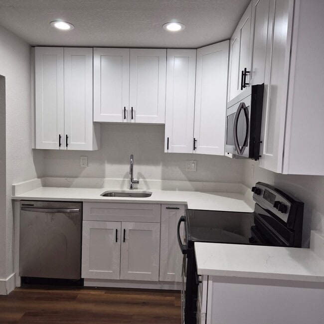 Photo - 5311 NE 10th Ave