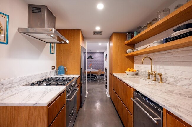 231 7th St