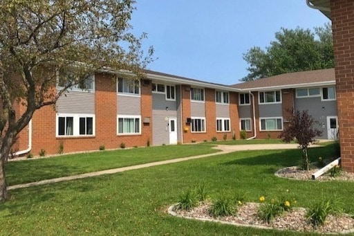 Creekside - Creekside Apartments