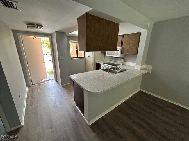 Building Photo - 2690 Park Windsor Dr Unit 601 Rental