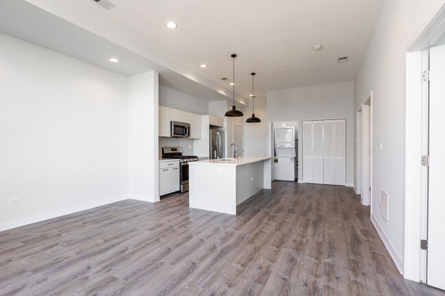 Photo - 2250 W Lawrence Ave Unidad 402