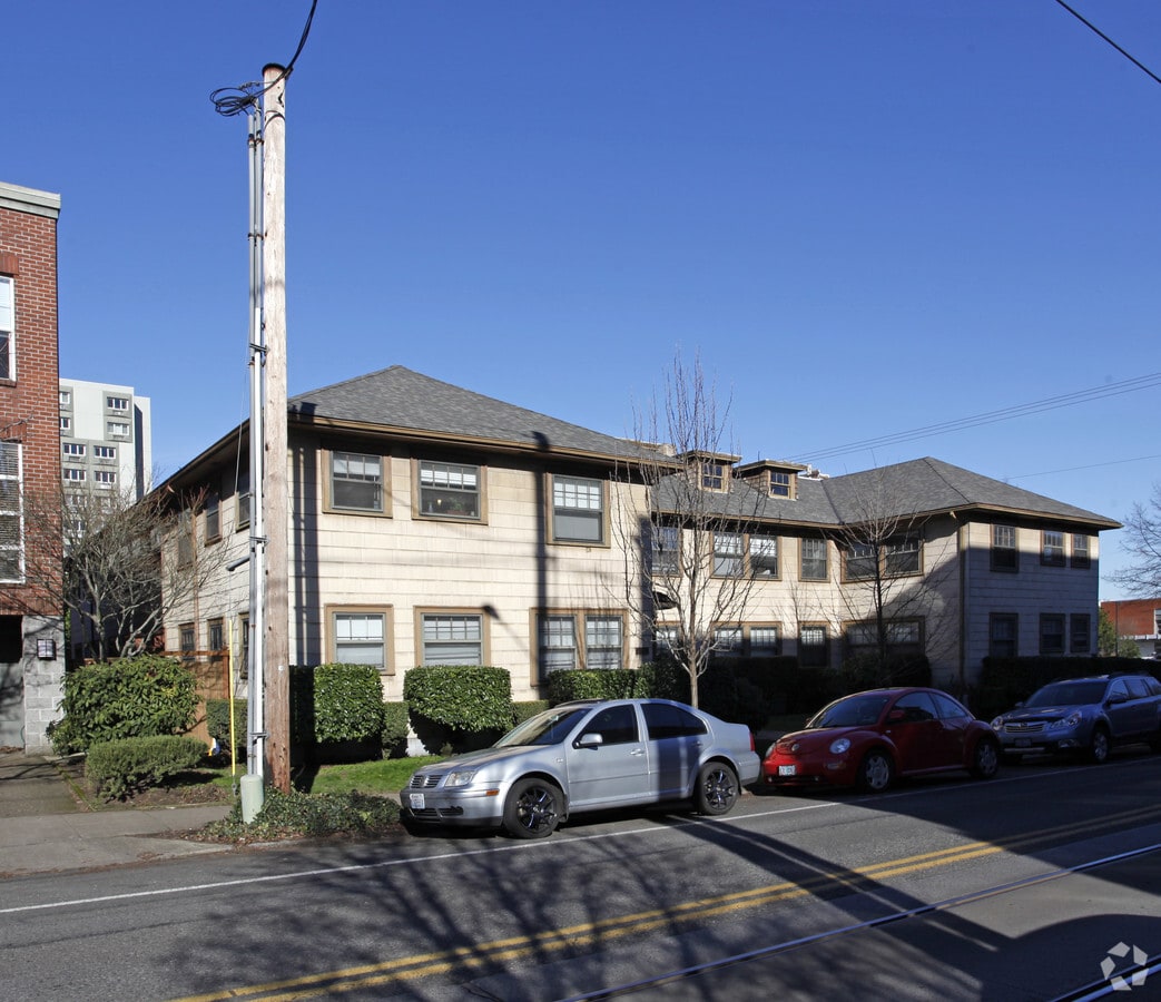 Photo - Lee Apartments
