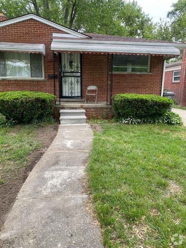 Building Photo - Freshly painted 3 bedroom, 1 1/2bath ranch... Rental