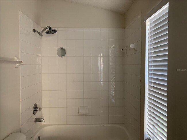 Photo - 1401 Lyonshire Dr