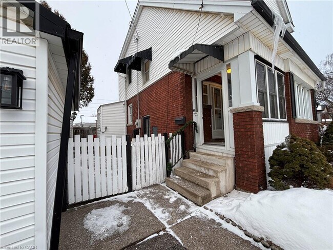 Photo - 69 Roxborough Ave