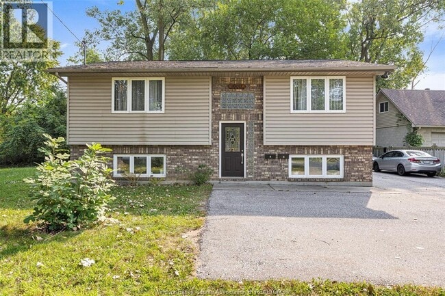 Photo - 4851 Matchett Rd
