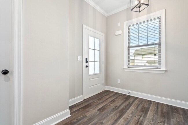 Photo - 520 Grey Oak Cir