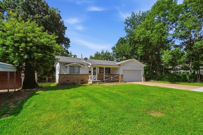 Photo - 3 Bed | 1 Bath | Close to Downtown Tulsa