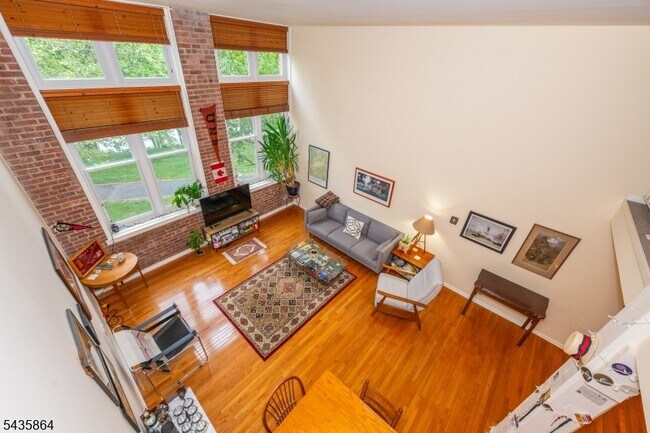 262 Main St Unit 204