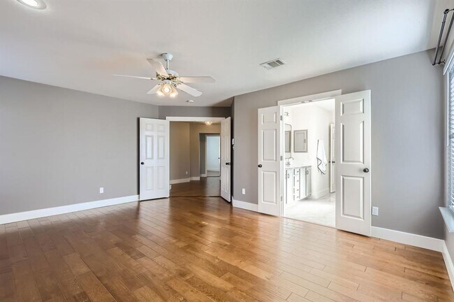 Photo - 3805 Mankins Way