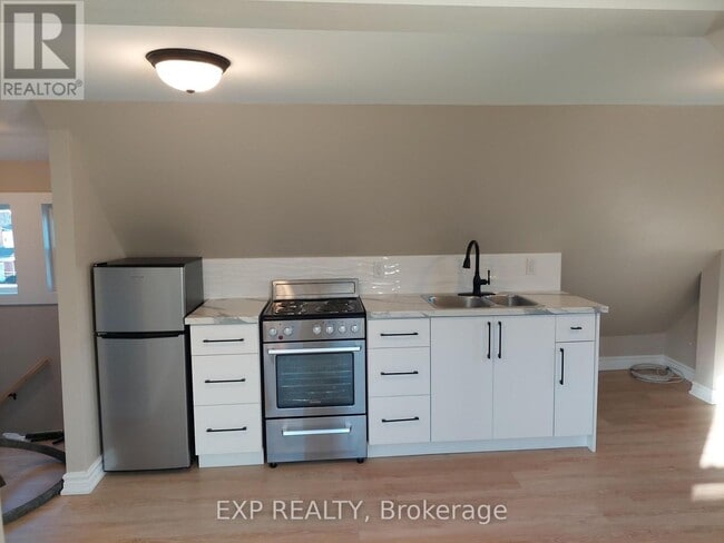 Photo - 148 Gibson Ave