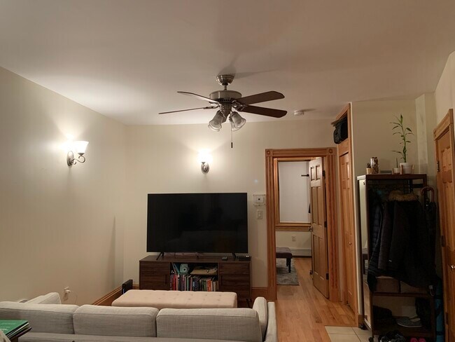 Photo - 19 Phillips St Unit 1