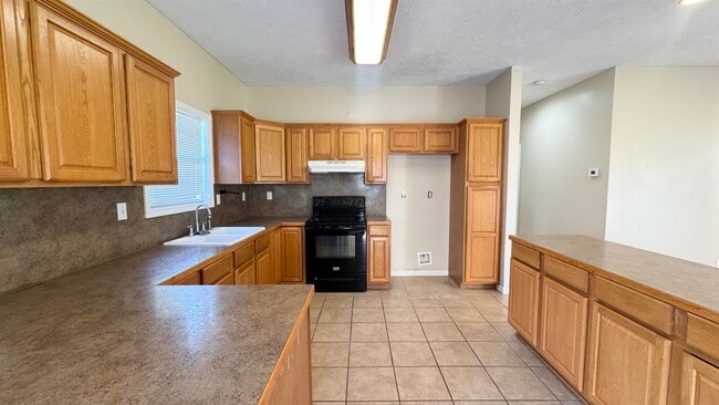 Photo - 2222 Linda Ave