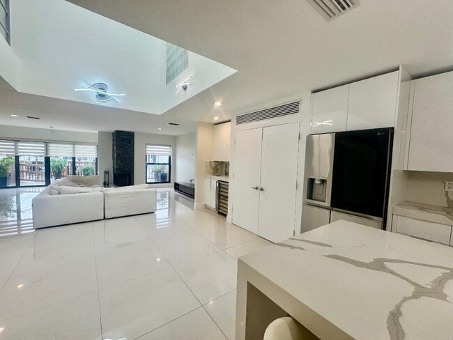Building Photo - 1127 Boca Cove Ln