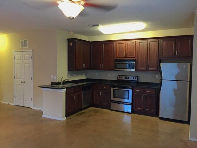 Photo - 910 W 25th St Unit 307