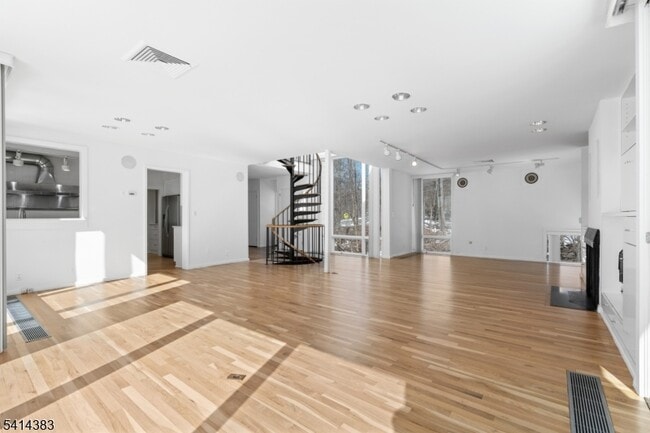 Photo - 2 Old Mill Rd