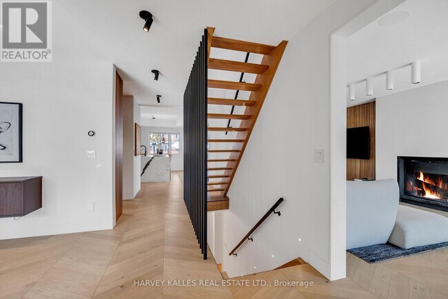 Photo - 4 Belvedere Blvd