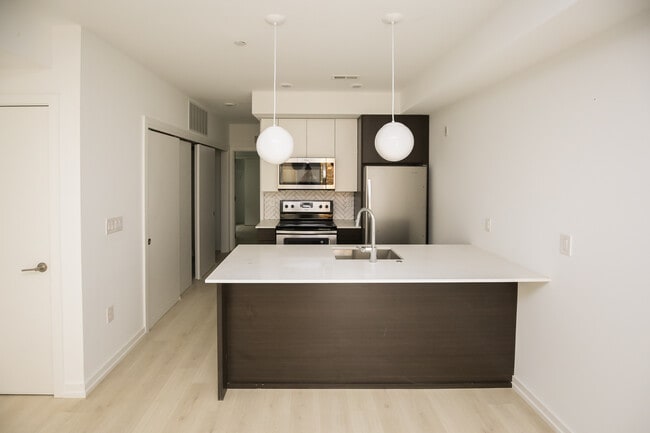 Building Photo - 1250 Lecount St Unit A