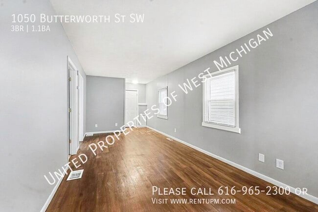 Photo - 1050 Butterworth St SW