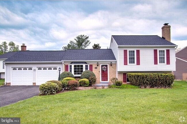Building Photo - 10200 McKean Ct Rental
