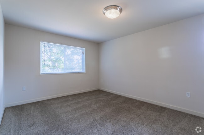 2 BR, 1 BA - 945 SF