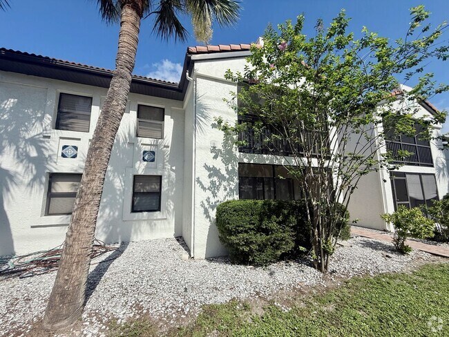 Building Photo - 2 bed 2 bath condo in Rosemary's District