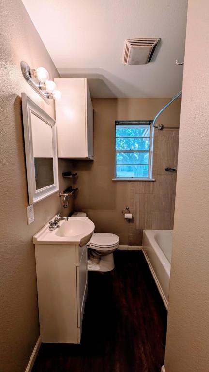 Photo - 409 S Holly St