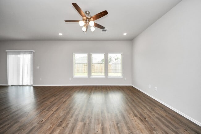 Photo - 21235 Mem Vis Dr