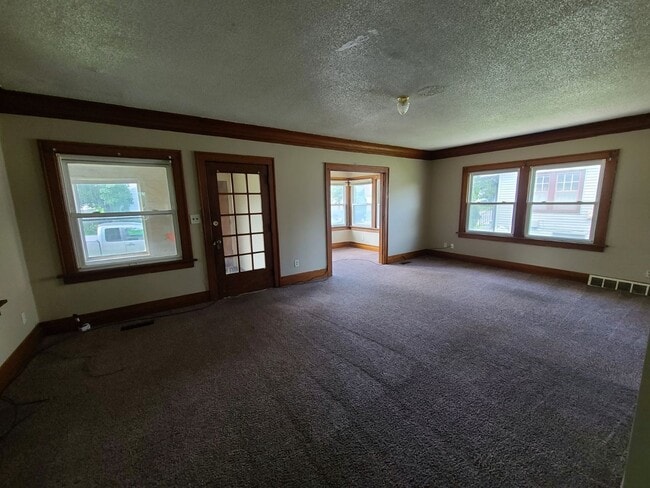Photo - 937 Conger St