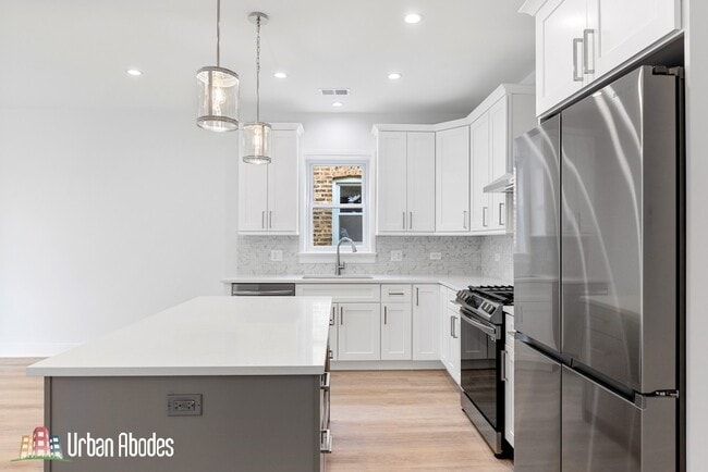 Photo - 6423 N Washtenaw Ave Unit J05W