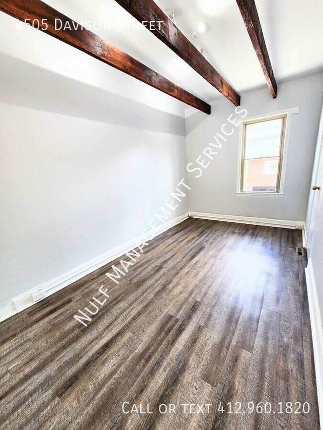 Photo - 4505 Davison St
