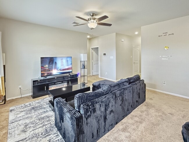 Photo - 845 Watson Wy